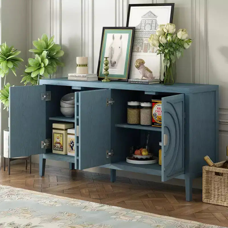 Credenza retrò con design a scanalature circolari, maniglie rotonde in metallo