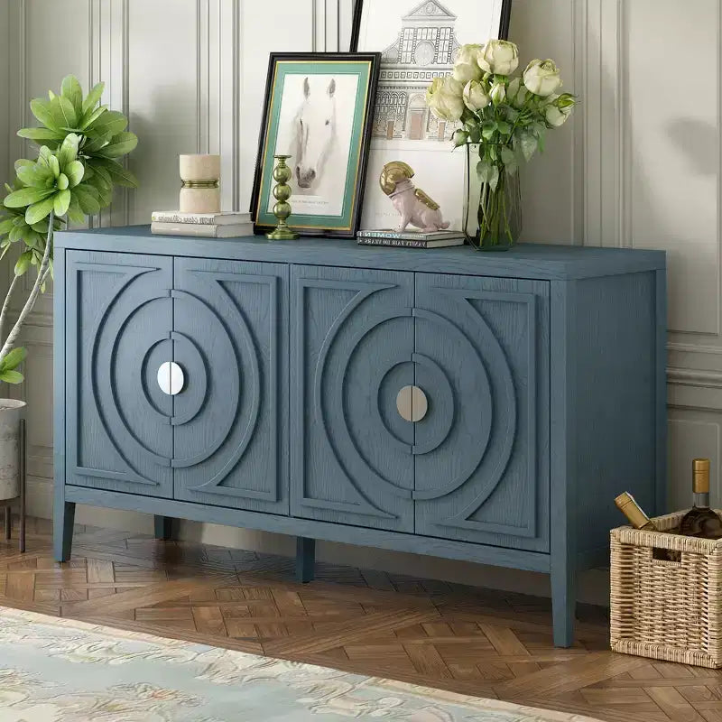 Credenza retrò con design a scanalature circolari, maniglie rotonde in metallo