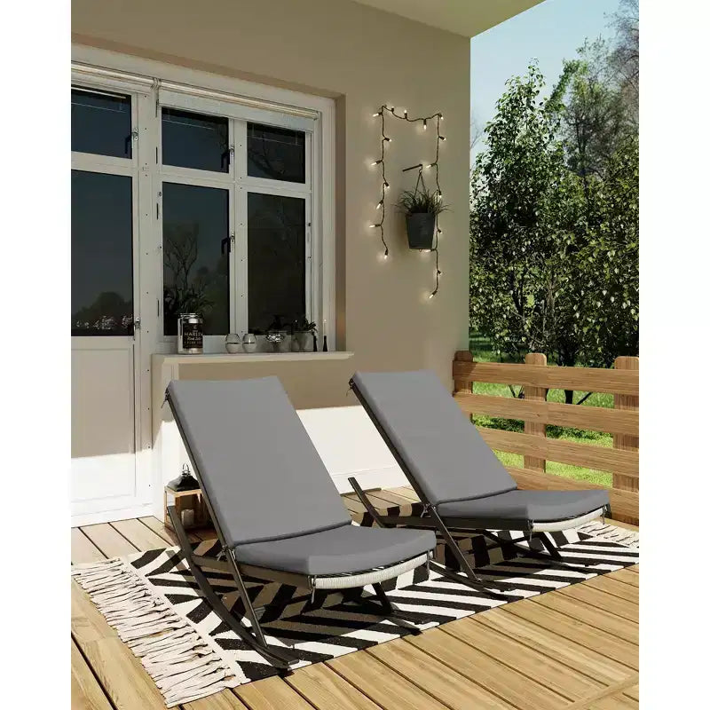 2er-Set Schaukelstühle für draußen, Patio-Stühle, Schaukelstühle, Outdoor-Lounge-Rattanstuhl mit Kissen für Veranda und Garten