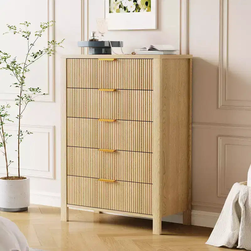 Geriffelte Kommode mit 5 Schubladen, 45" hohe schlanke Holzkommode für kleine Räume, moderner Landhausstil