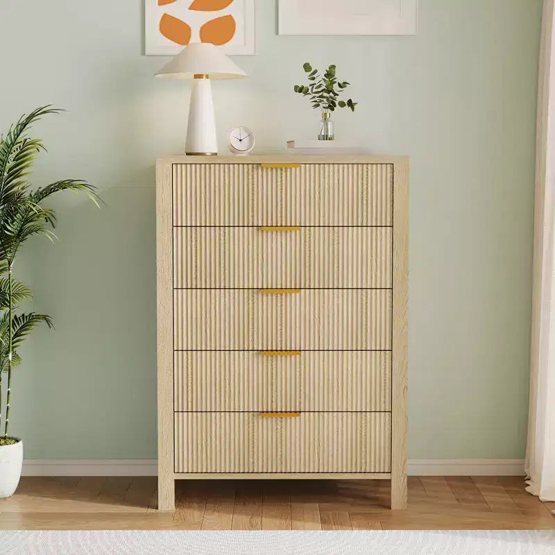 Geriffelte Kommode mit 5 Schubladen, 45" hohe schlanke Holzkommode für kleine Räume, moderner Landhausstil