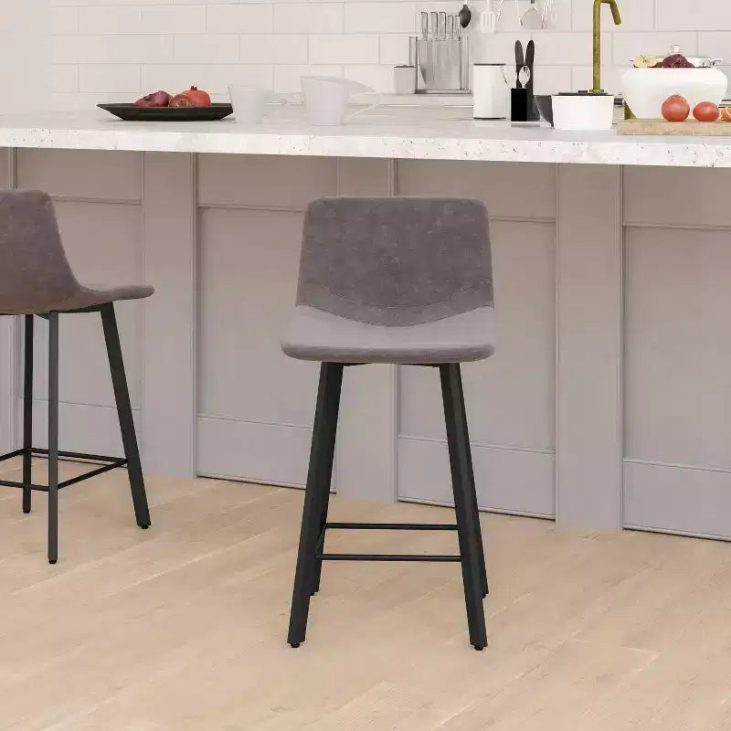 Set di 2 sgabelli da bar imbottiti moderni da 24", struttura in metallo opaco e scivoli in plastica per pavimento